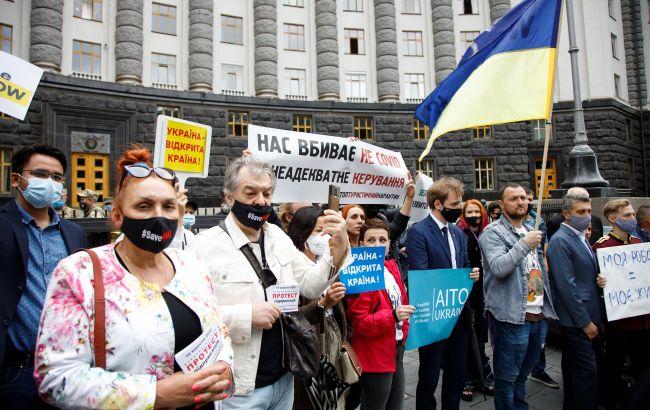 Украинцы оценили действия властей по борьбе с коронавирусом