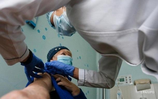 Купить вакцину против COVID готова треть украинцев