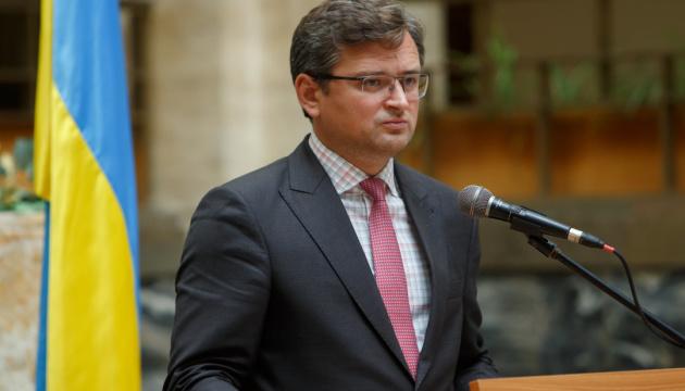 Украина не настроена политически воевать с Венгрией - Кулеба